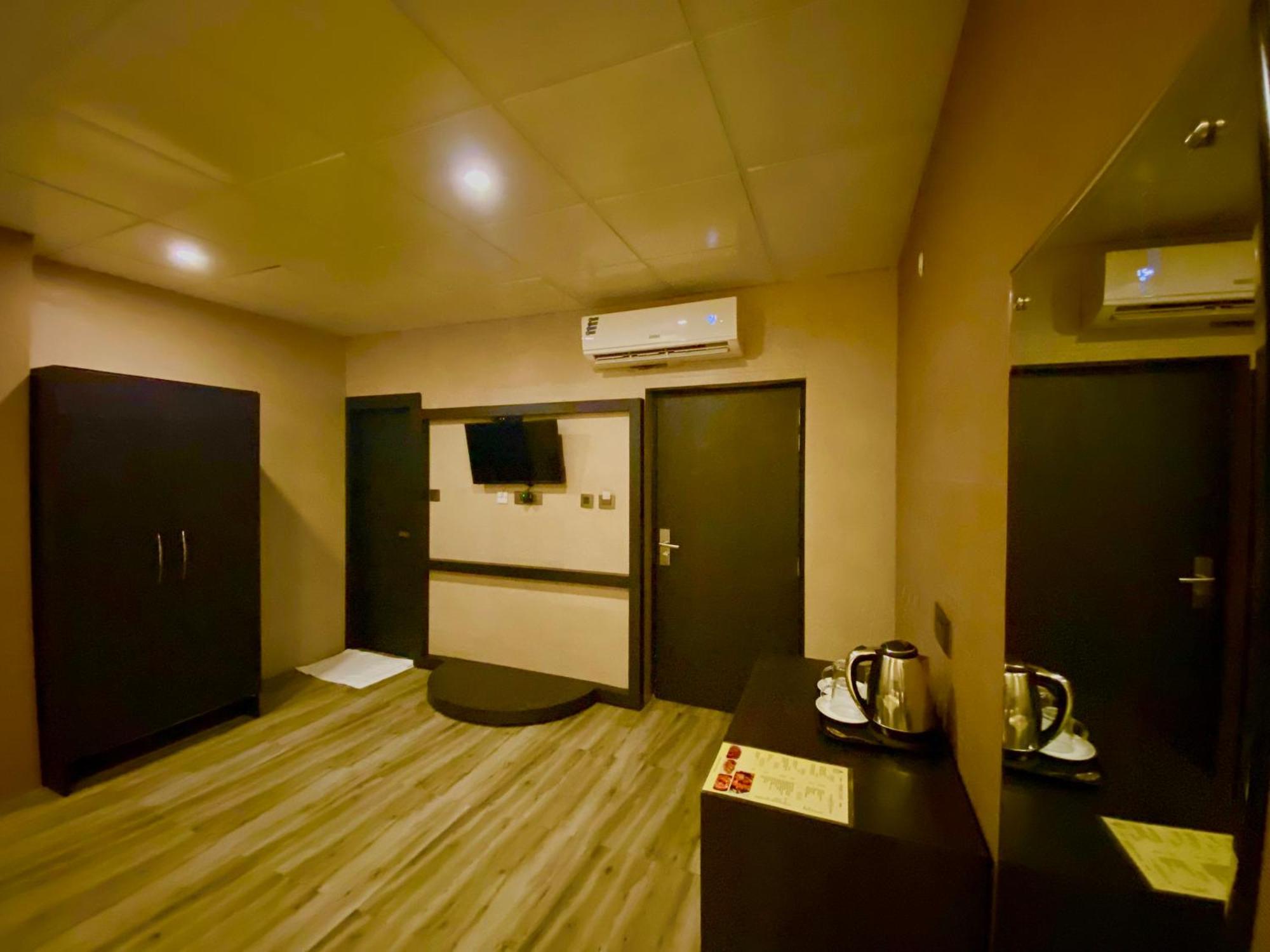 Ace Prime Hotel Greater Noida Exteriör bild
