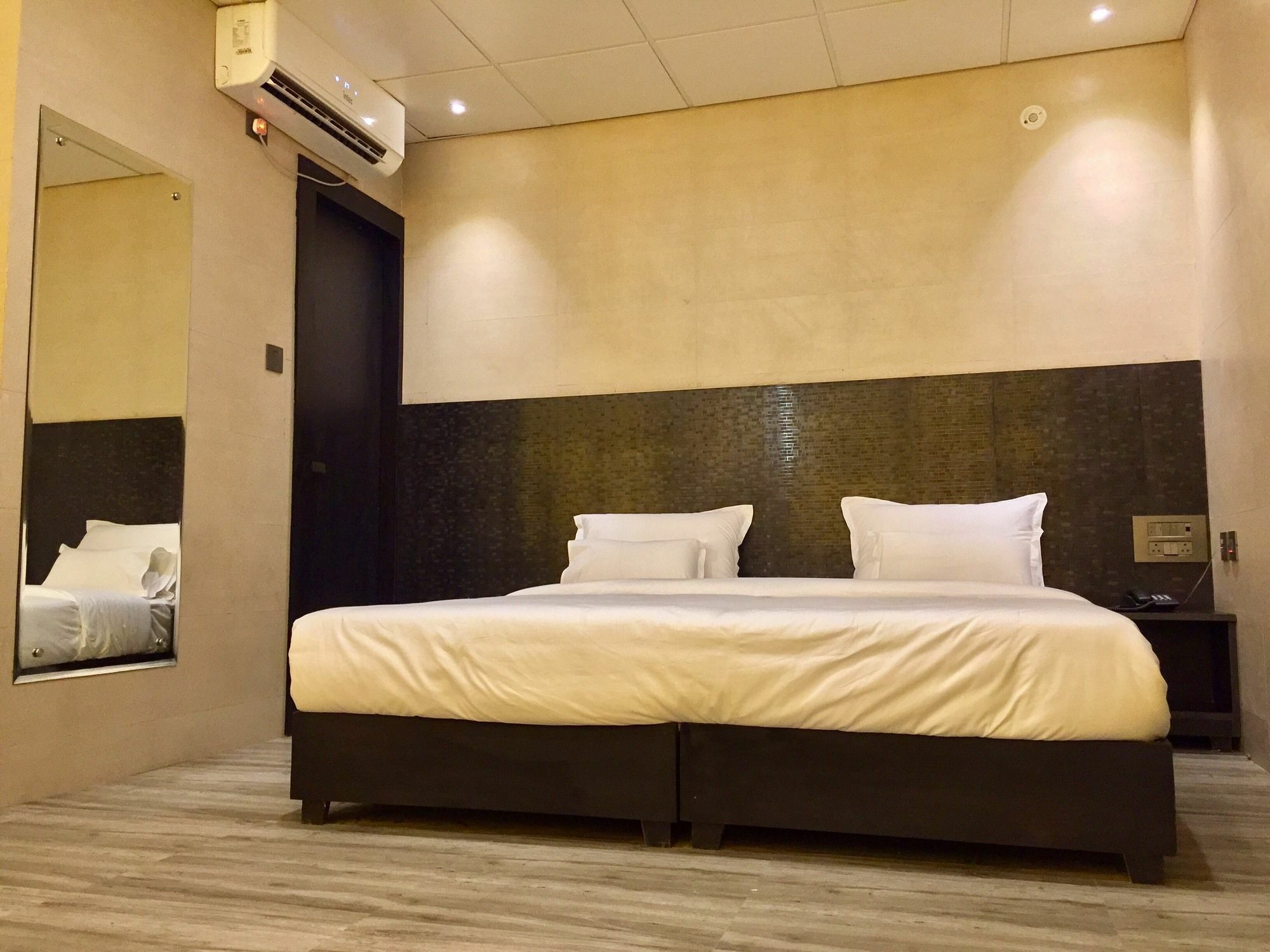 Ace Prime Hotel Greater Noida Exteriör bild